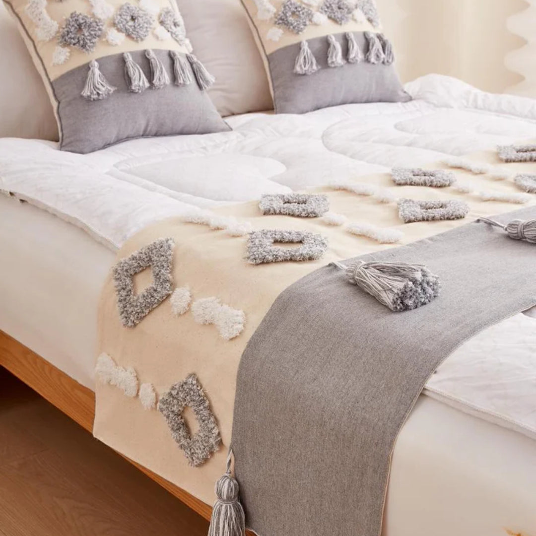 Piecera Boho Gris con Borlas + 2 Fundas
