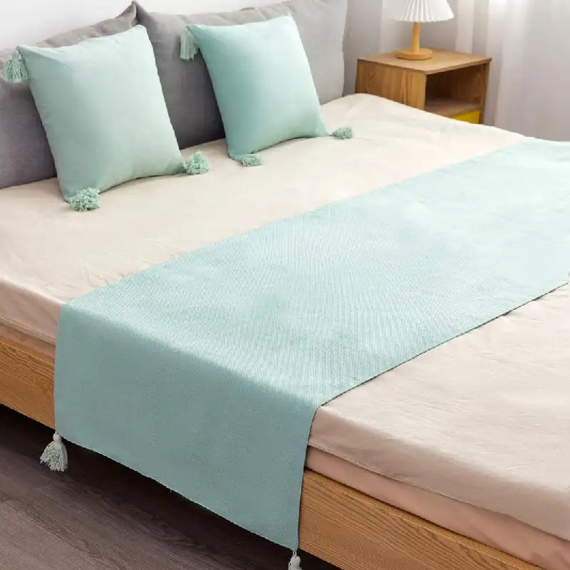 Piecera de Lino con Pompón + 2 Fundas